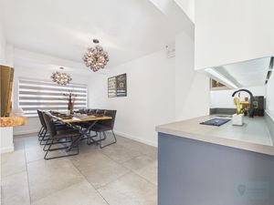 Dining Room/Bar- click for photo gallery